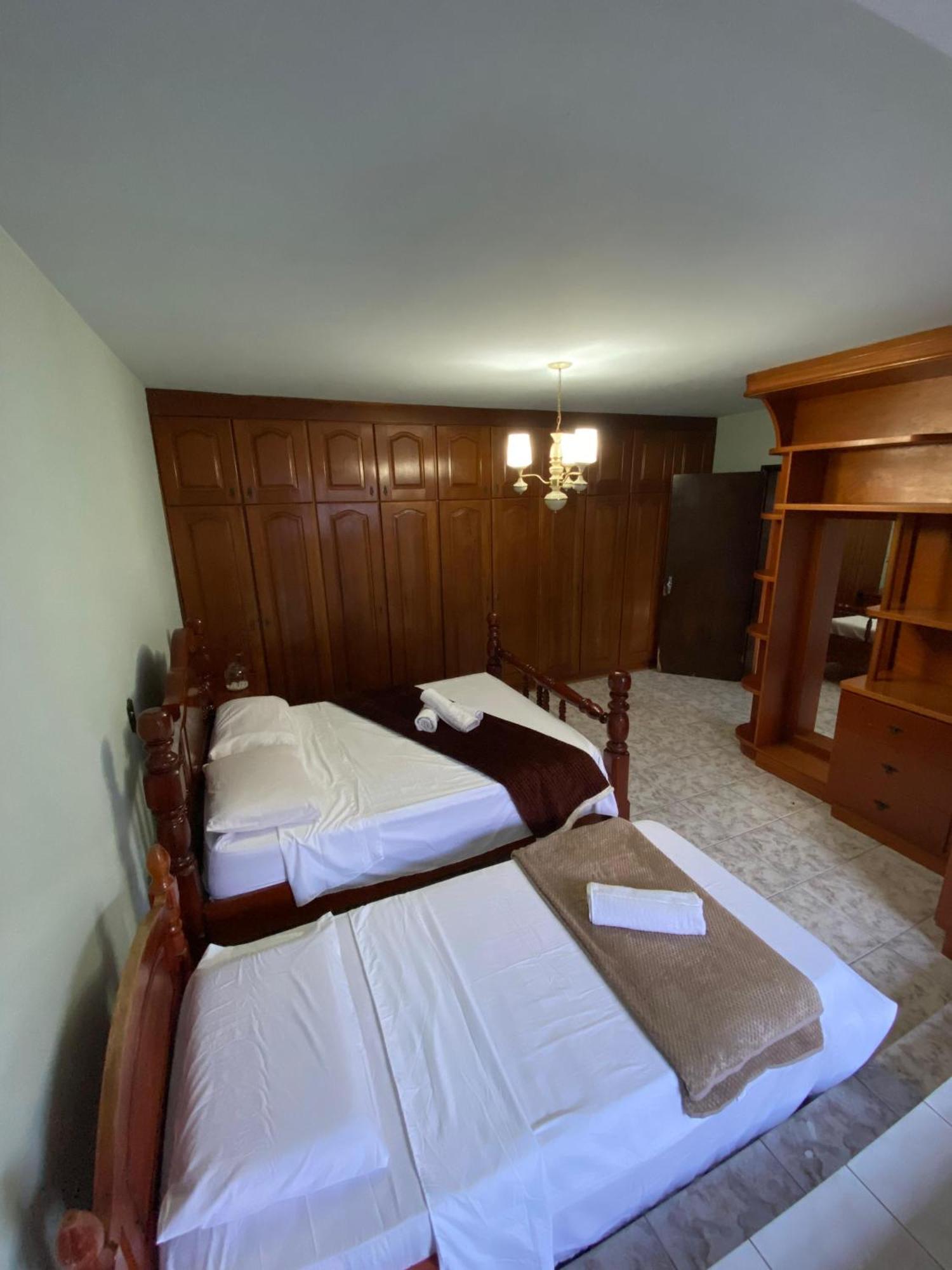 פוז דו איגואסו Triana Guest House מראה חיצוני תמונה